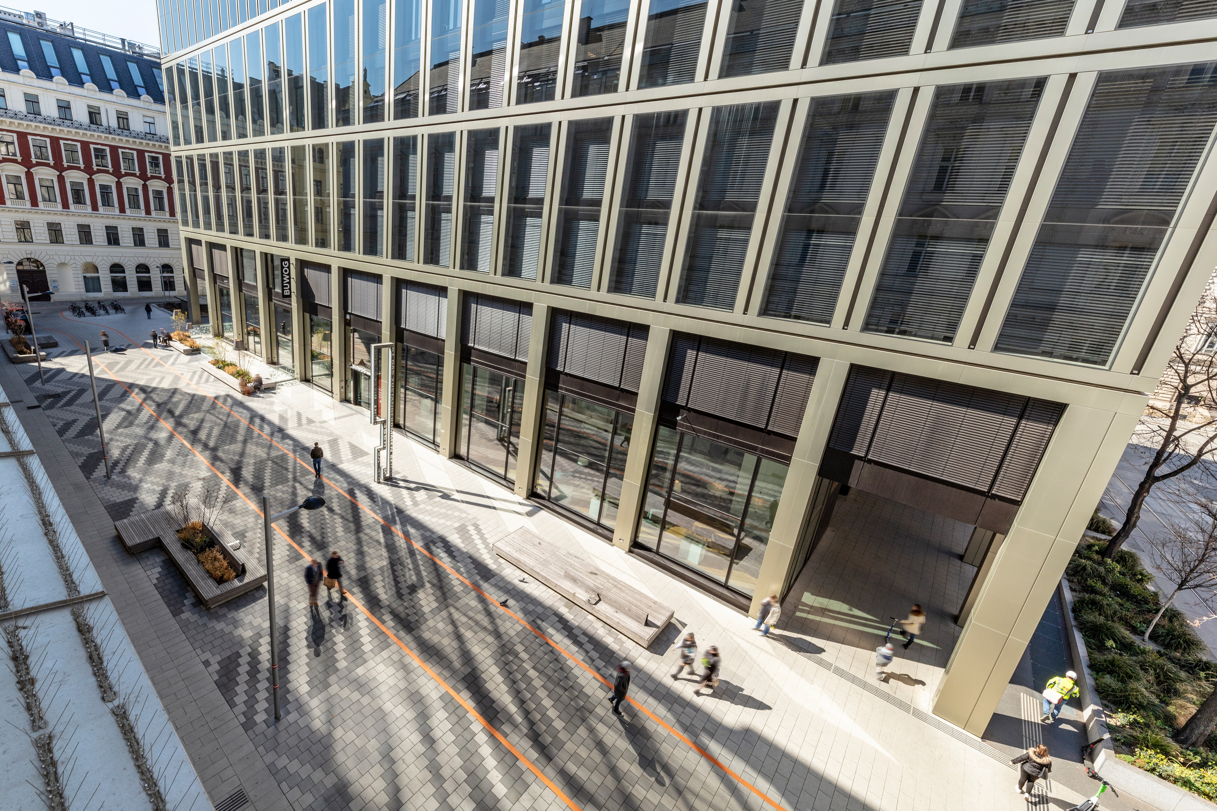 Fußgängerzone Rathausstraße Wien.jpg